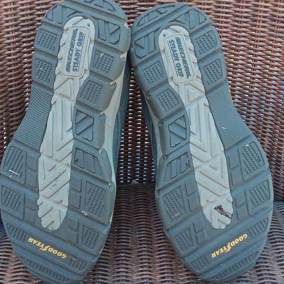 Sketchers relaxed fit shoes - Picture 5 of 6